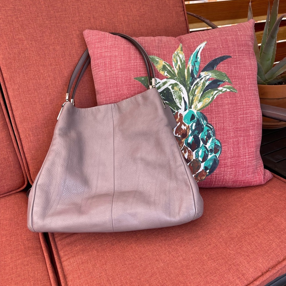 Coach buttery soft leather shoulder strap handbag